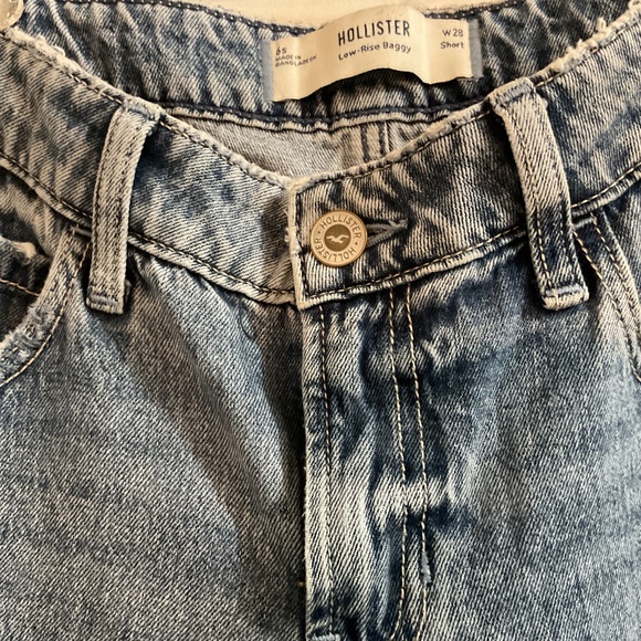 Hollister Low-rise Baggy Distressed Wide-leg Jeans, Size 28 Short (6 Short) - Picture 3 of 9